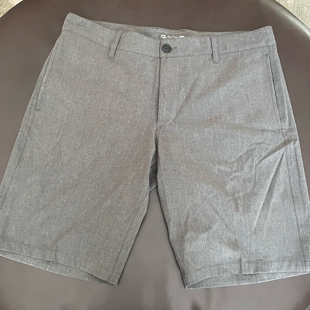 Men size 34 shorts good used condition